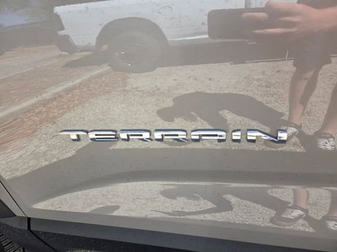 Used 2026 GMC Terrain Elevation w/ Elevation Premium Package image 3