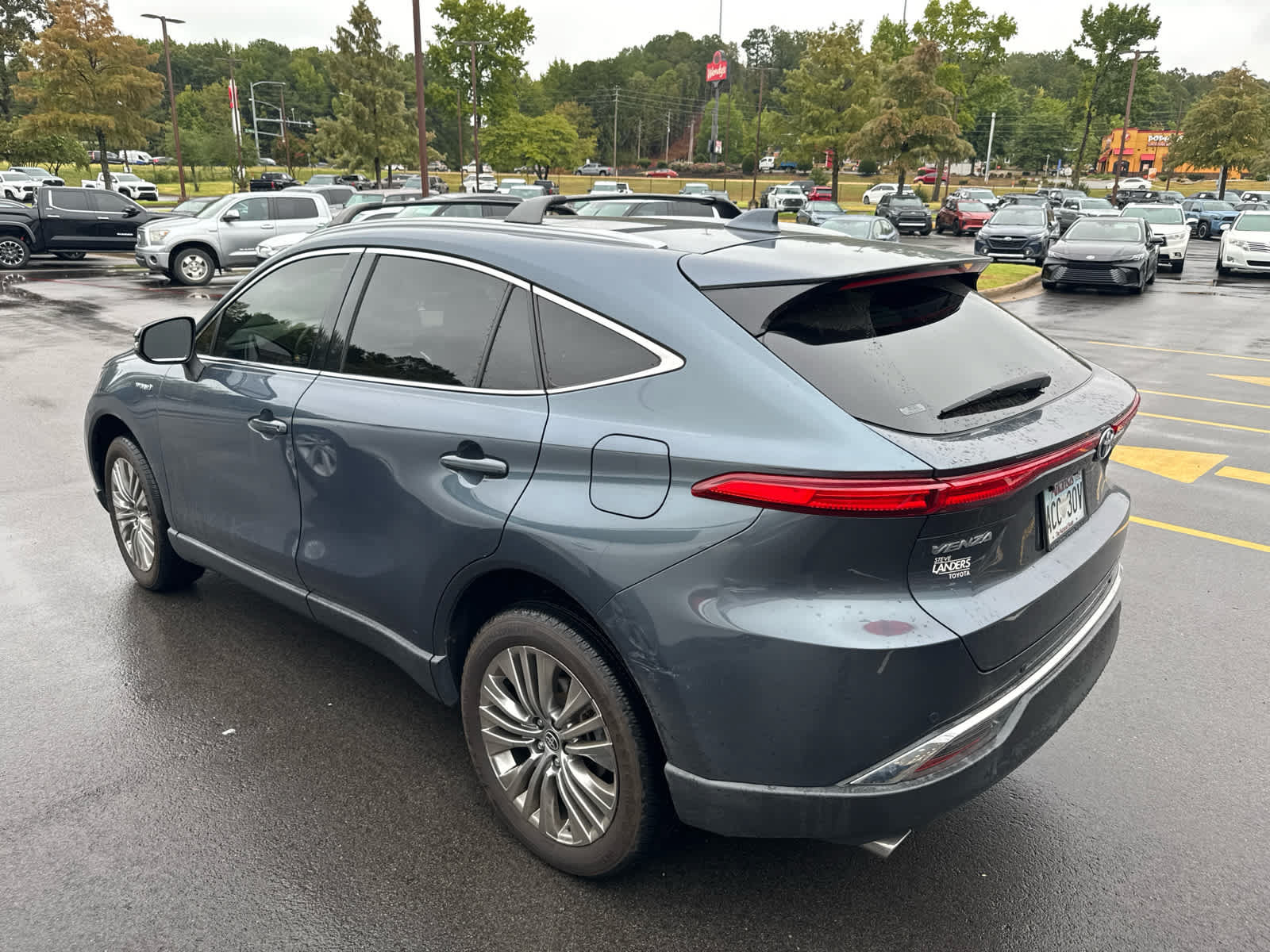 Used 2021 Toyota Venza Limited AWD/4WD image 3