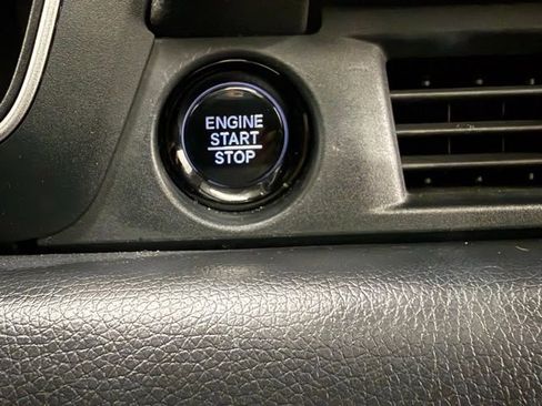 Used 2024 Honda Pilot Touring image 26