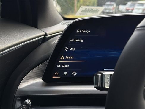 Certified 2024 Cadillac Lyriq Luxury image 17