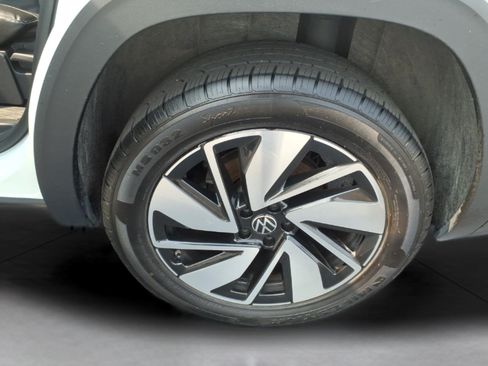 Used 2024 Volkswagen Atlas SE AWD/4WD image 14
