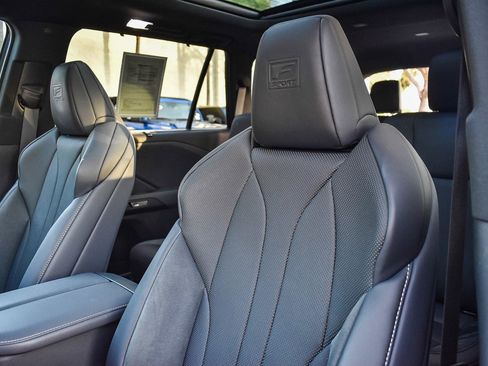 Used 2025 Lexus TX 500h AWD image 26