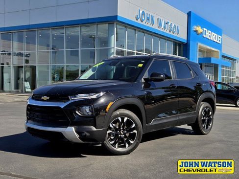 Used 2022 Chevrolet TrailBlazer LT w/ Convenience Package FWD image 1