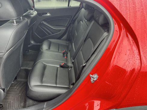 Used 2019 Mercedes-Benz GLA 250 4MATIC image 13