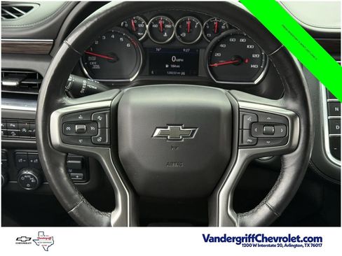 Used 2021 Chevrolet Suburban Z71 w/ Z71 Signature Package AWD/4WD image 12