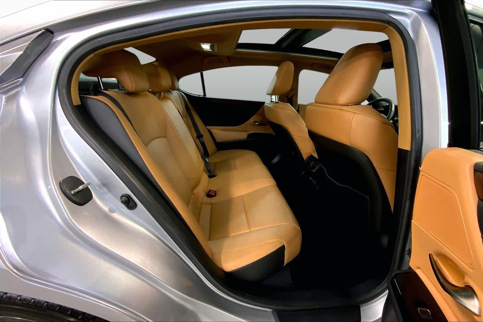 Used 2025 Lexus ES 350 w/ Accessory Package (Z1) FWD image 19