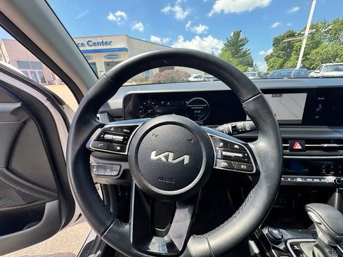 Used 2024 Kia Seltos EX AWD/4WD image 13