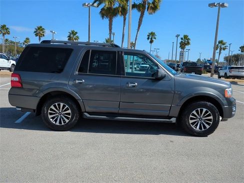 Used 2016 Ford Expedition XLT w/ Equipment Group 202A image 3