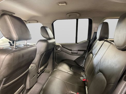 Used 2015 Nissan Xterra PRO-4X w/ Pro-4x Leather Package AWD/4WD image 38