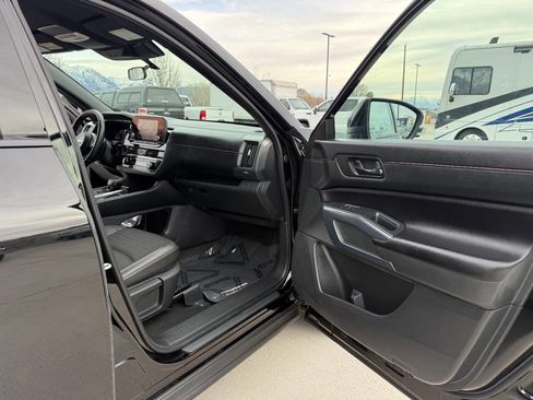 Used 2025 Nissan Pathfinder Rock Creek image 26