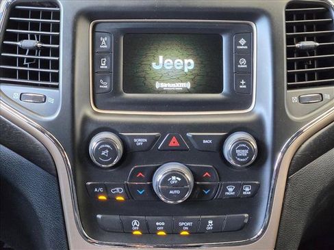 Used 2016 Jeep Grand Cherokee Laredo w/ Quick Order Package 23E AWD/4WD image 15