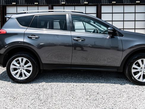 Used 2014 Toyota RAV4 Limited w/ Technology Package AWD/4WD image 17