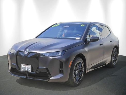 Used 2026 BMW iX xDrive60 w/ M Sport Package AWD/4WD image 3