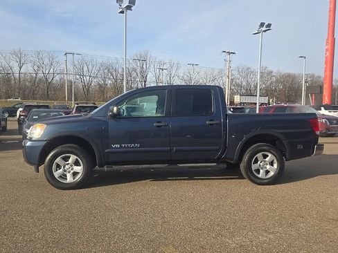 Used 2015 Nissan Titan SV w/ SV Value Truck Package image 5