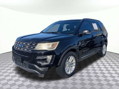 Used 2016 Ford Explorer XLT FWD image 5
