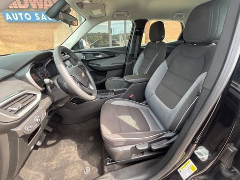 Used 2023 Chevrolet TrailBlazer LS image 17