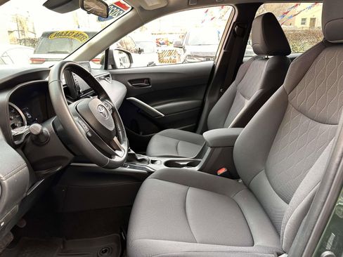 Used 2022 Toyota Corolla Cross LE image 16