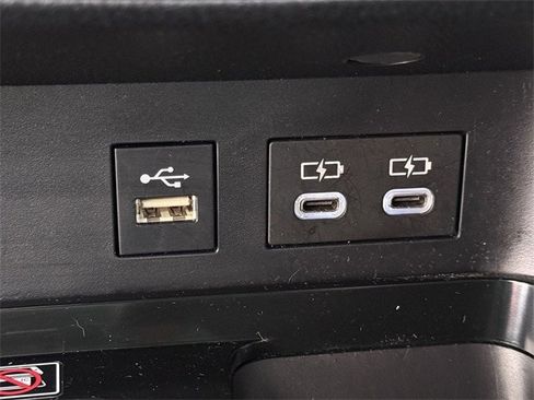 Used 2025 Toyota Camry SE image 22