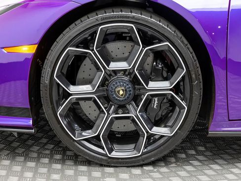 Used 2024 Lamborghini Huracan Tecnica RWD image 8
