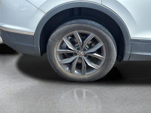 Used 2022 Volkswagen Tiguan SE FWD image 10