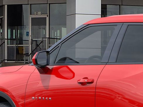 New 2025 Chevrolet Blazer LT image 12