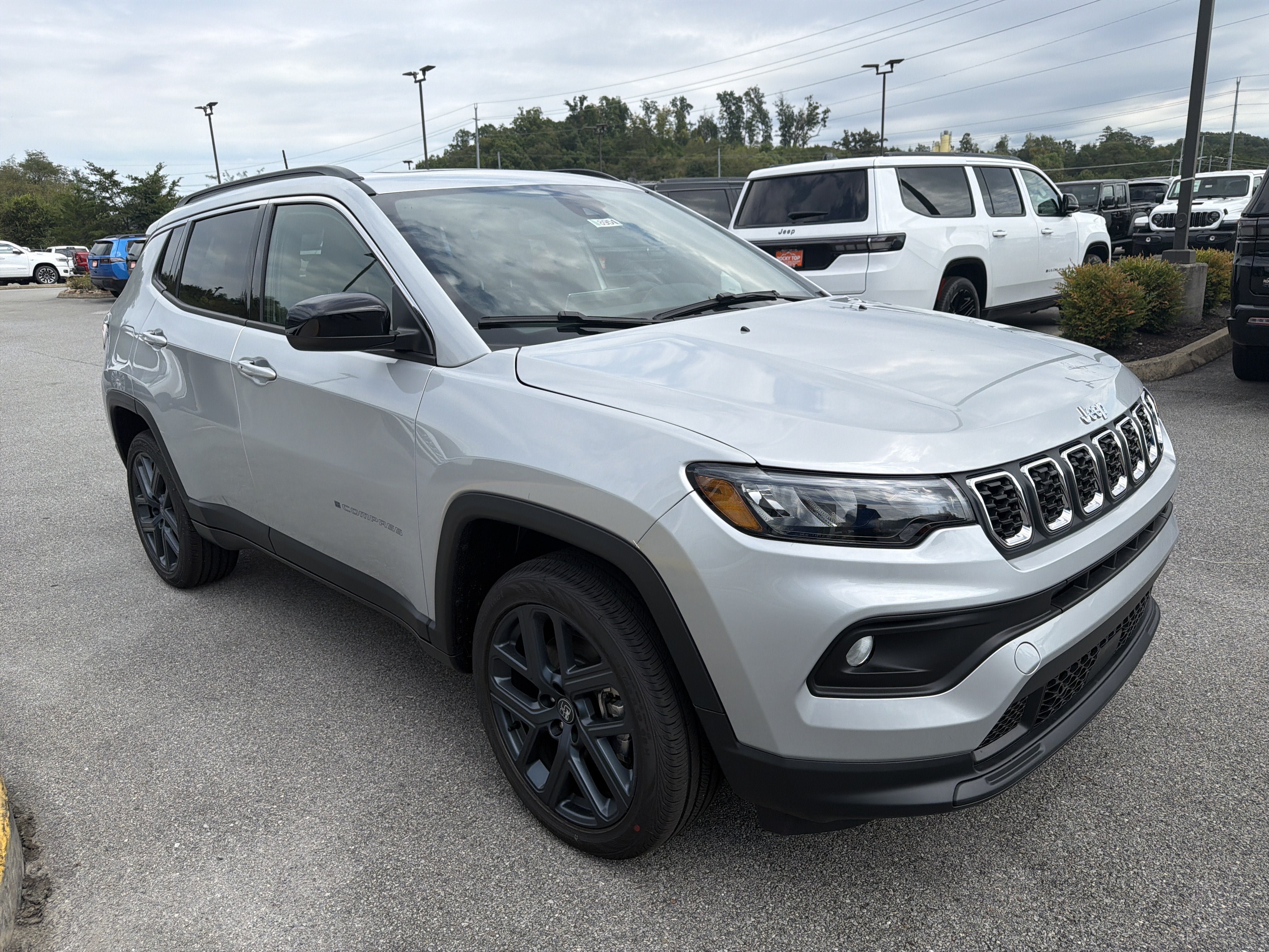 New 2026 Jeep Compass Latitude AWD/4WD image 4