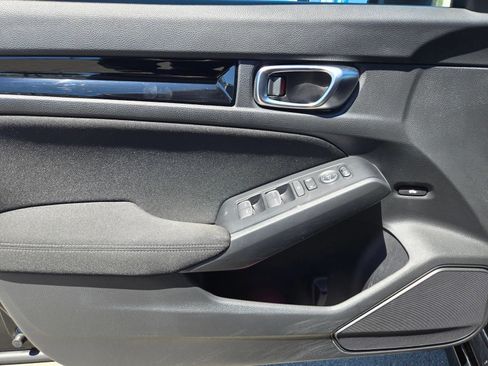 Used 2025 Honda Civic Sport image 15