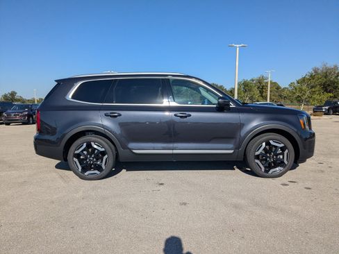 New 2025 Kia Telluride S image 4