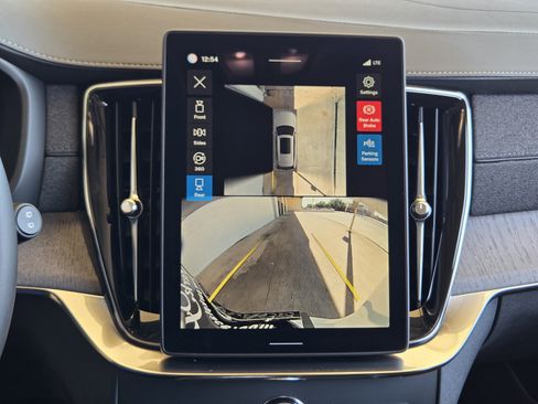 New 2026 Volvo XC90 B6 Ultra image 20