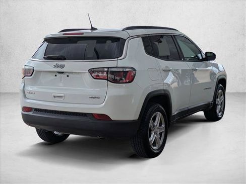 Used 2023 Jeep Compass Latitude AWD/4WD image 5