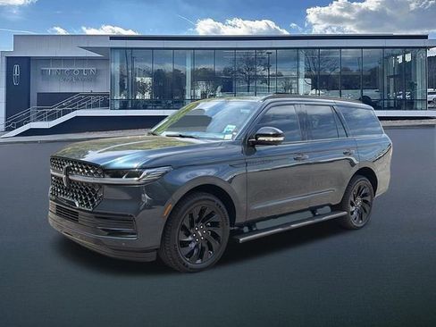 New 2026 Lincoln Navigator Reserve AWD/4WD image 3