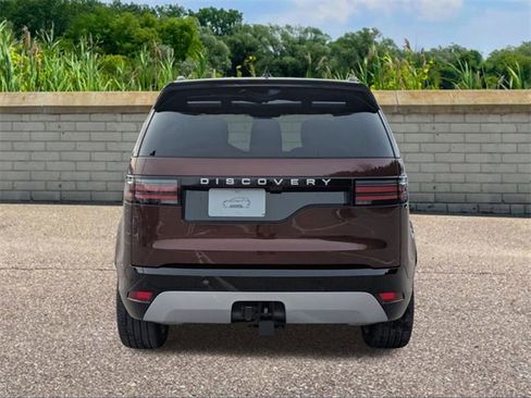 New 2026 Land Rover Discovery Limited Edition image 5