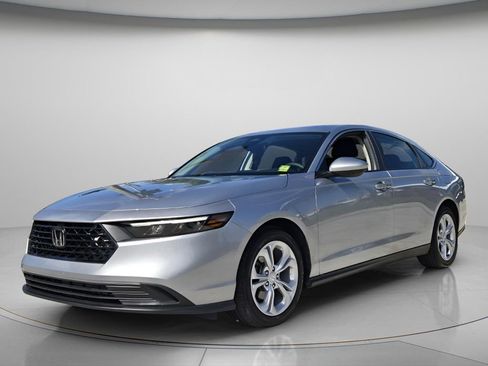 Certified 2025 Honda Accord LX image 9