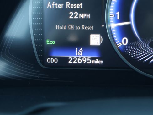 Used 2019 Lexus ES 350 Luxury w/ Premium Package image 19