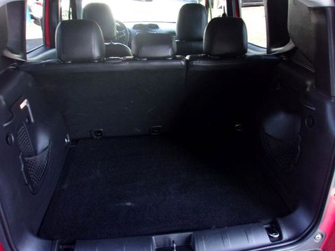 Used 2019 Jeep Renegade Latitude image 6