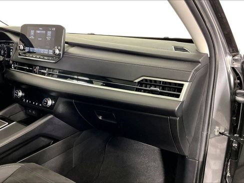 Used 2024 Mitsubishi Outlander SE FWD image 22