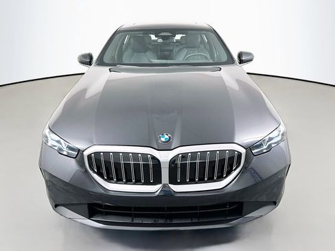 Used 2025 BMW 530i 530i w/ Premium Package image 2