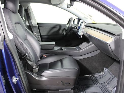 Used 2021 Tesla Model Y Long Range image 12