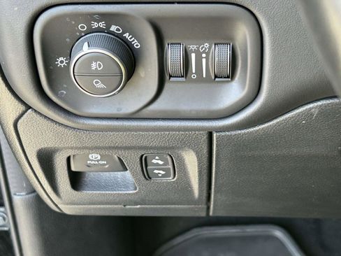 Used 2023 RAM 1500 Limited w/ Body Color Bumper Group image 19