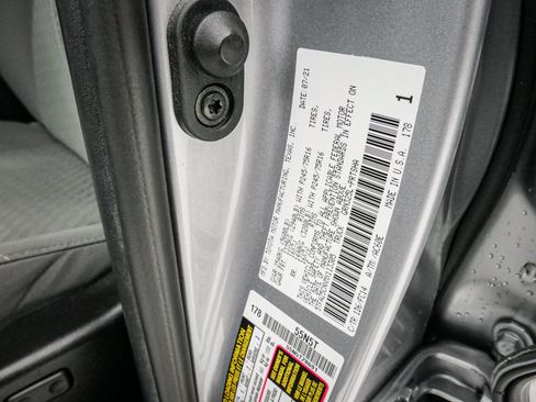 Used 2021 Toyota Tacoma SR5 RWD image 33