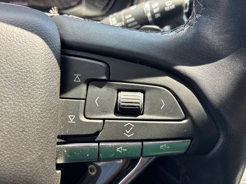Used 2022 Cadillac XT6 Premium Luxury w/ Technology Package FWD image 12