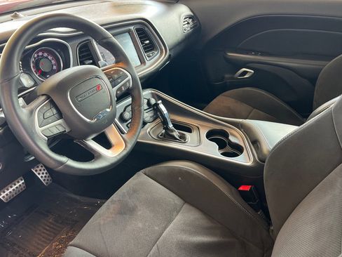 Used 2016 Dodge Challenger R/T Scat Pack w/ Leather Interior Group RWD image 10