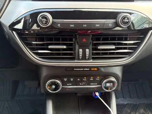 Used 2020 Ford Escape SE FWD image 11