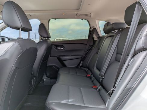 Used 2023 Nissan Rogue SV w/ SV Premium B Package image 28