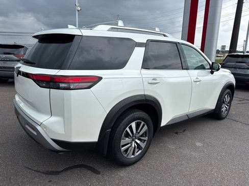 Certified 2023 Nissan Pathfinder SL w/ Lighting Package (N92) AWD/4WD image 5