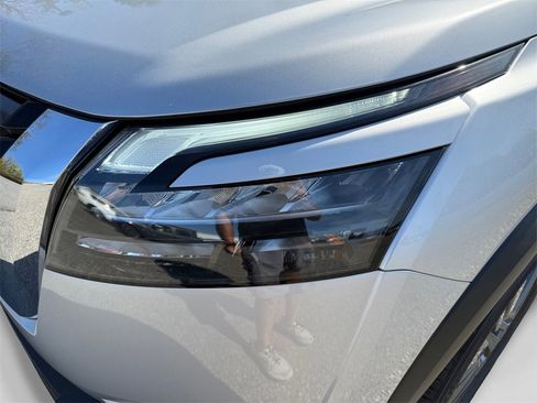 New 2025 Nissan Pathfinder SV image 21