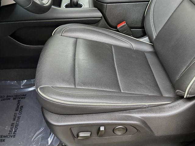 Used 2024 Chevrolet Suburban Premier AWD/4WD image 21