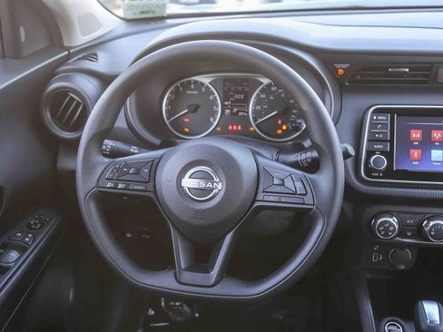 Used 2025 Nissan Kicks Play S image 15