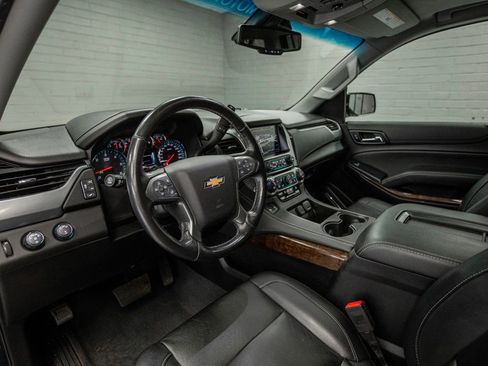 Used 2019 Chevrolet Suburban LT image 16