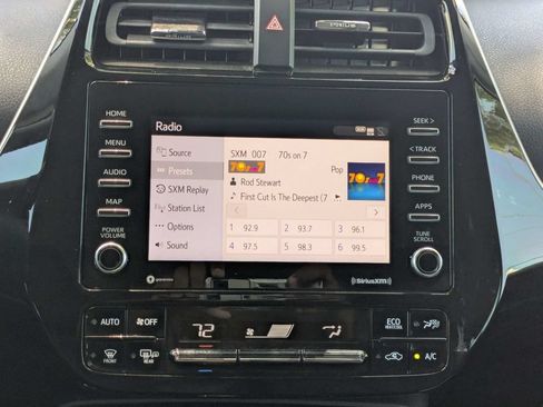 Used 2022 Toyota Prius FWD image 21